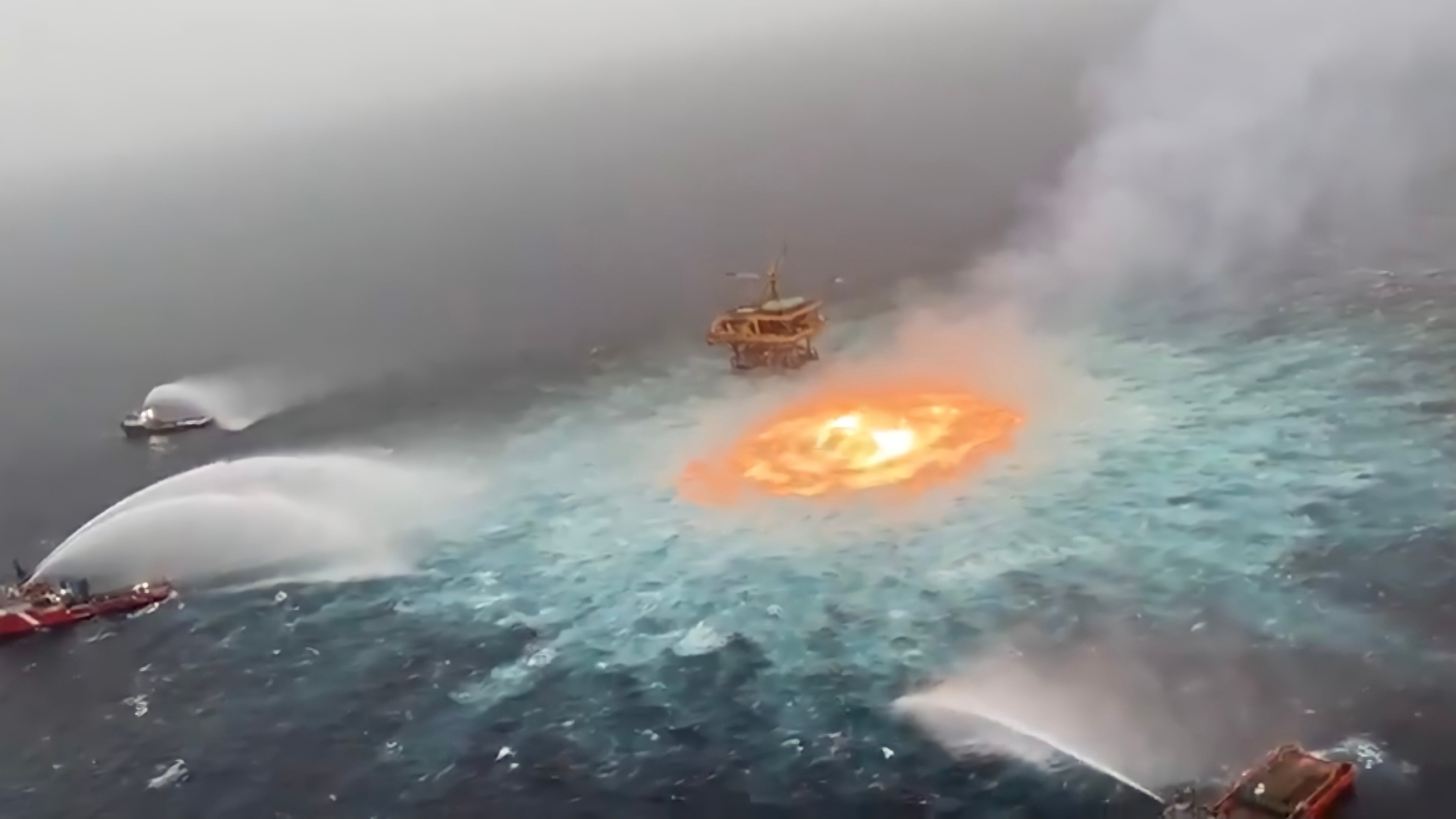 Un "occhio di fuoco" si apre nell'oceano: cosa succede in Messico