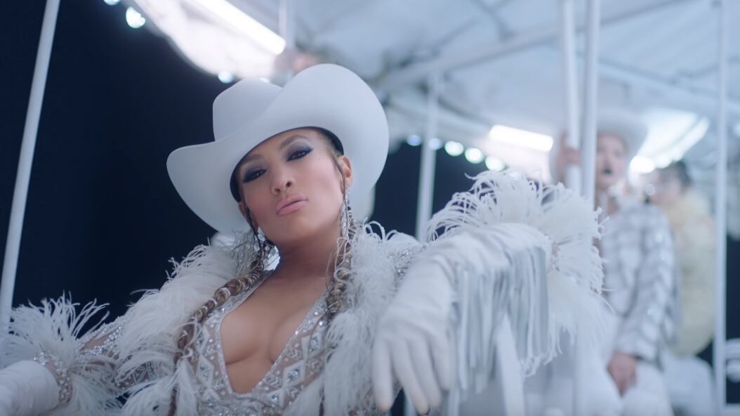 Jennifer Lopez, il video di Medicine manda in tilt i fan