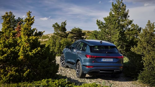 Nuova Audi Q6 e-tron, guarda tutte le foto 12