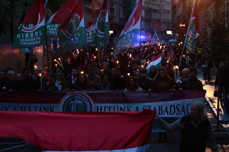 Jobbik, la destra ungherese che sfida Orban 9