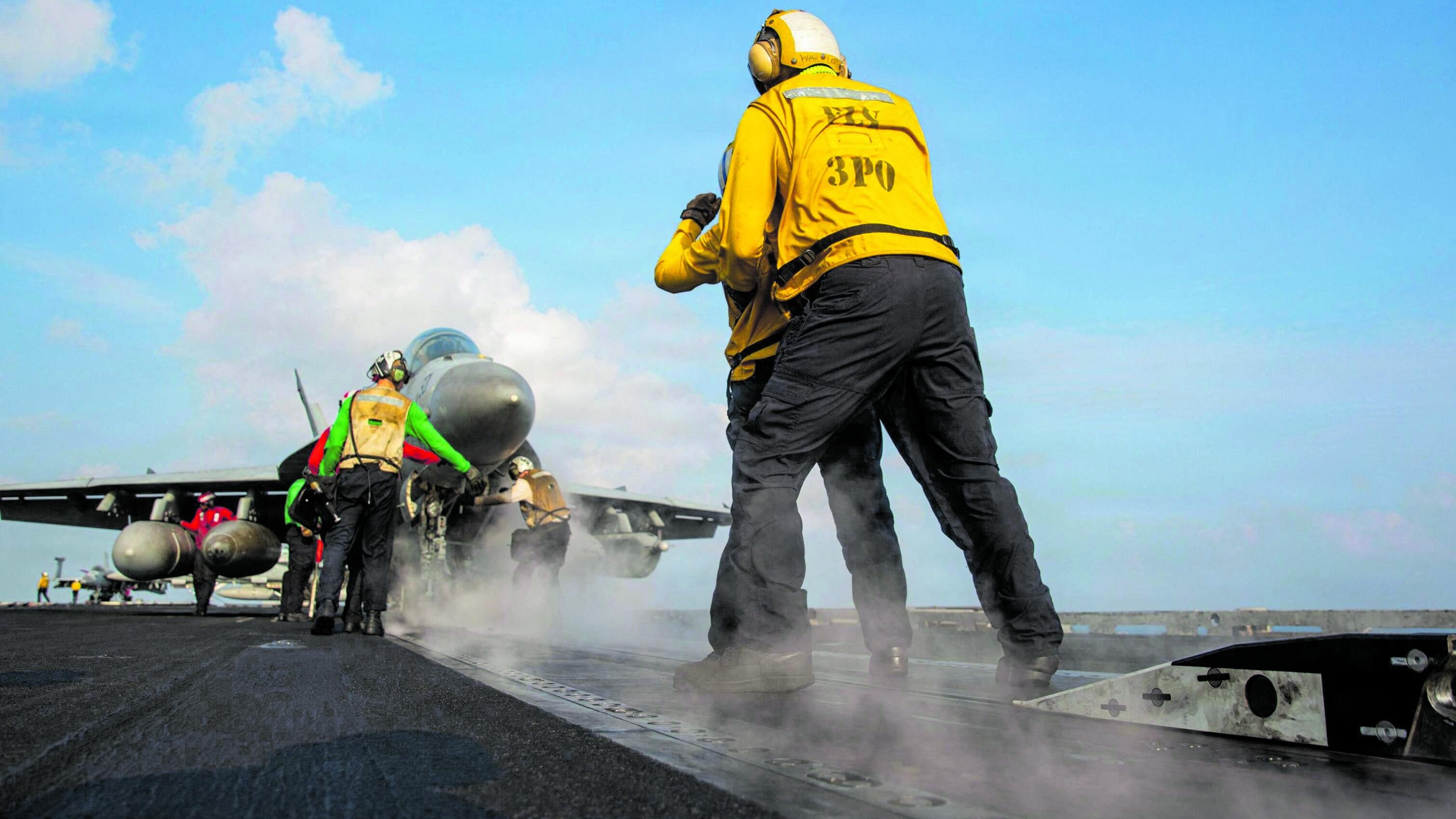 Migliaia di marines già nel Golfo. "Gli Usa pronti al blitz di terra"