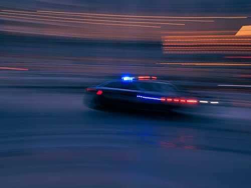 Permessi di soggiorno falsi, mediatore arrestato