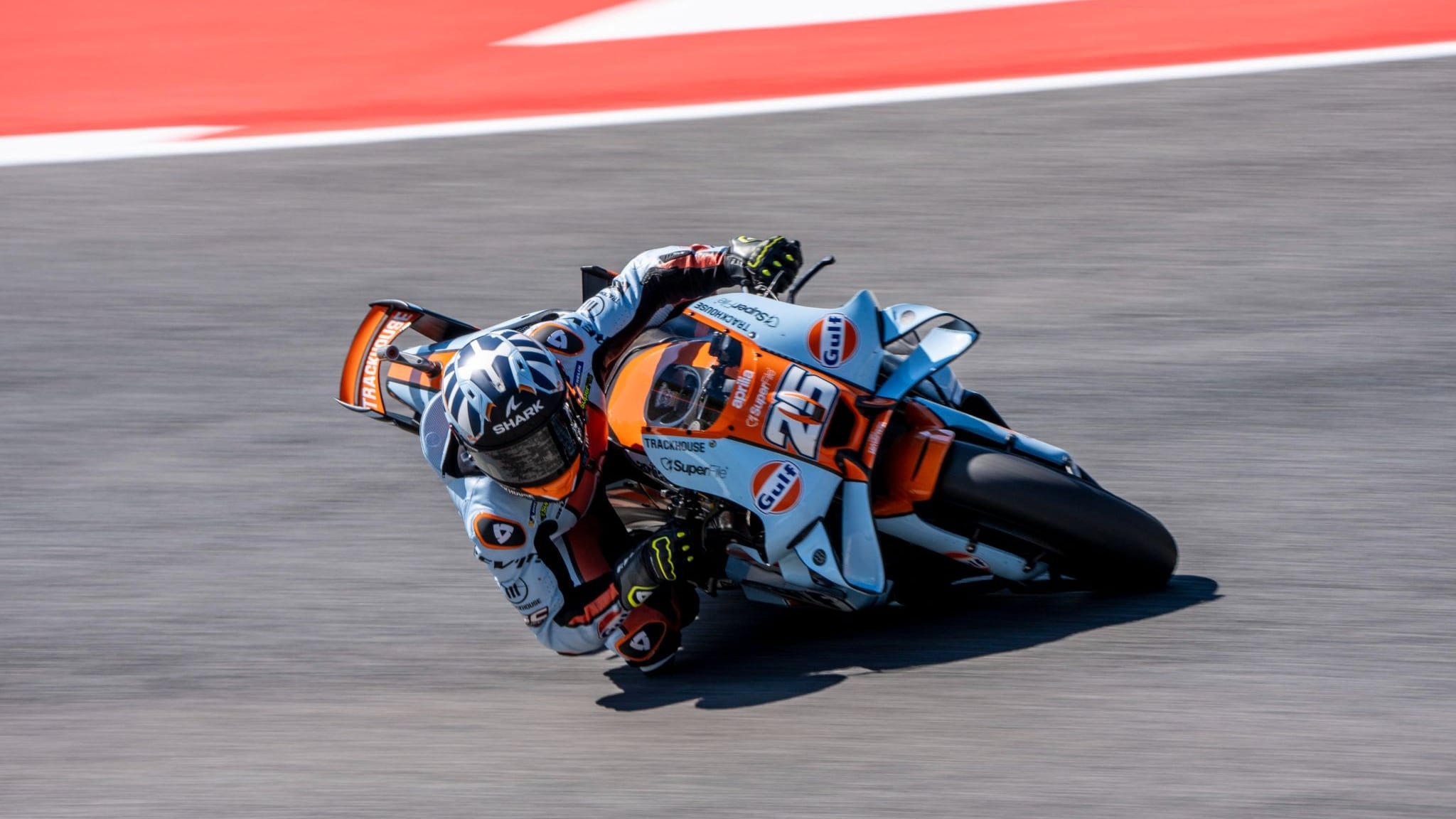 MotoGp, Bezzecchi scatta davanti a tutti
