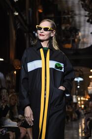 Uma Thurman e Naomi Campbell sfilano a Parigi  9