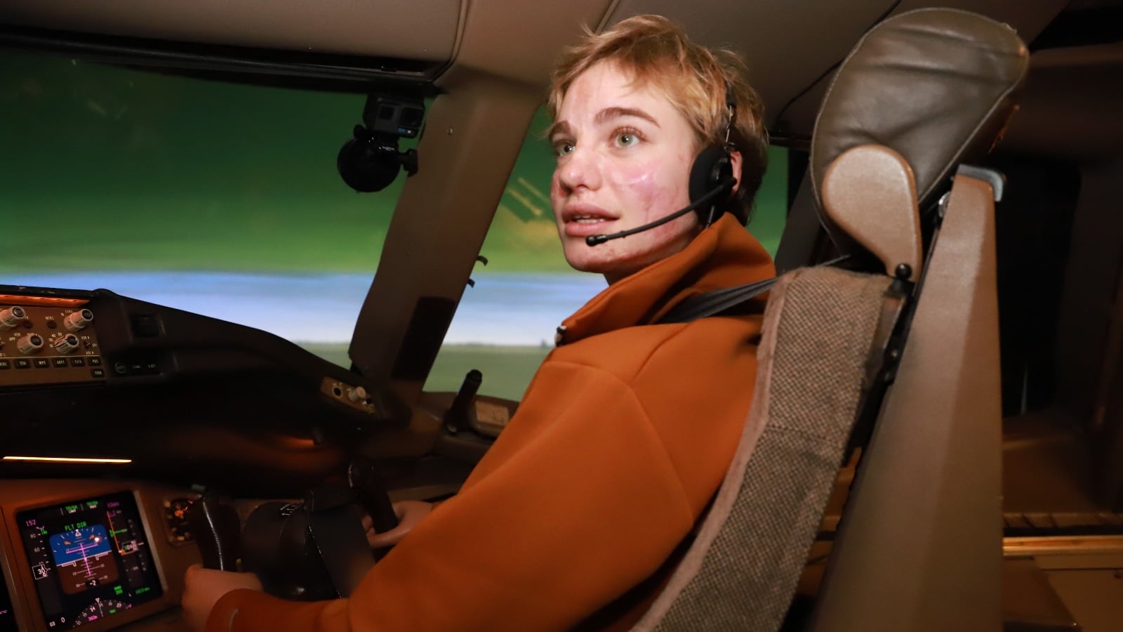 Bebe Vio fa decollare il Boeing e sfida Parmitano: "Sei pronto per la sfida col fioretto?"