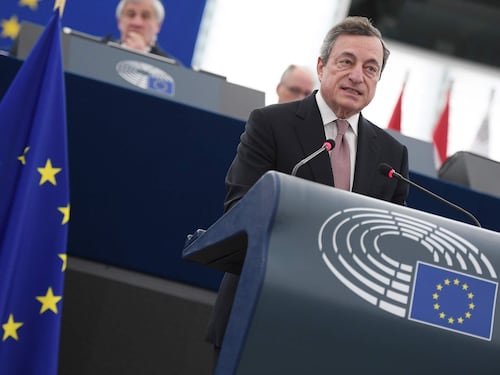 L'ombra di Draghi a palazzo: manovre per il governissimo