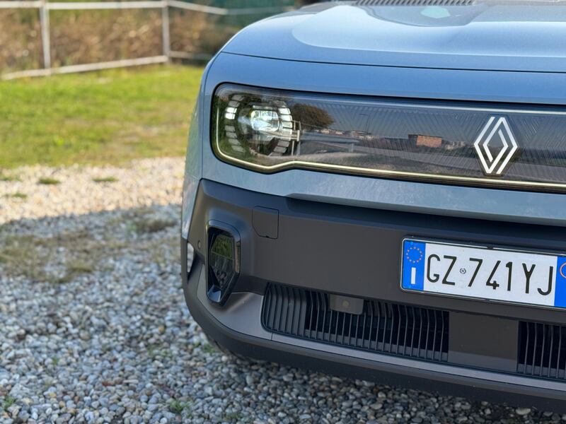 Renault 4 E-Tech: guarda la gallery della nuova proposta francese per la città 5
