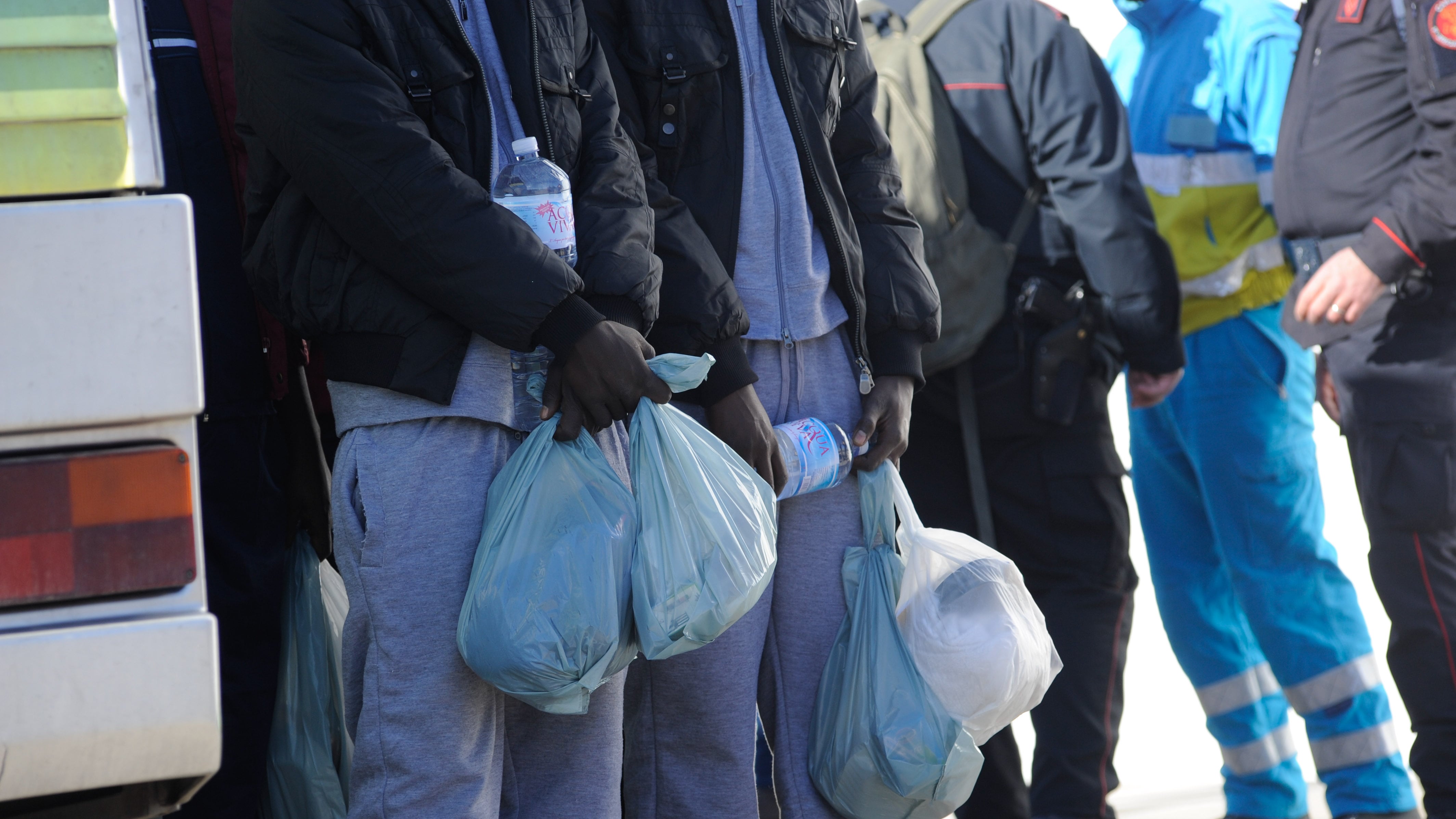 Il medico di Lampedusa: "Open Arms telenovela imbarazzante"