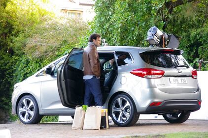 KIA Carens 8