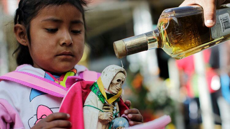Il culto della Santa Muerte amata da narcos e banditi