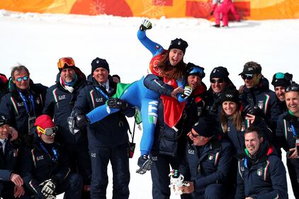 La Goggia vince l'oro nella discesa 15