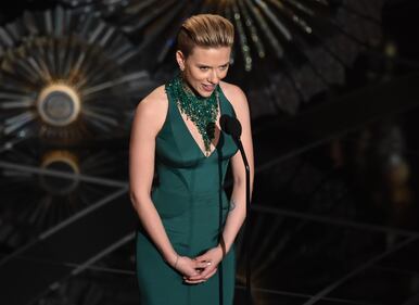 Oscar, Scarlett Johansson sfoggia il look rasato 12