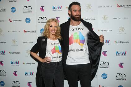Kylie Minogue sexy per un calendario 30