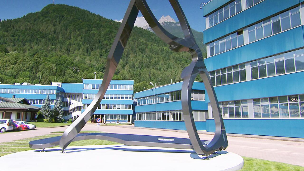 Luxottica vede lungo e regala tempo libero