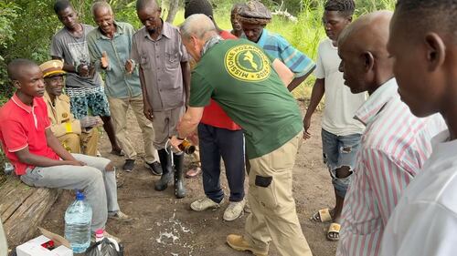 Missione Mozambico: la cerimonia per Almerigo Grilz e l'affissione della targa che lo ricorda 1