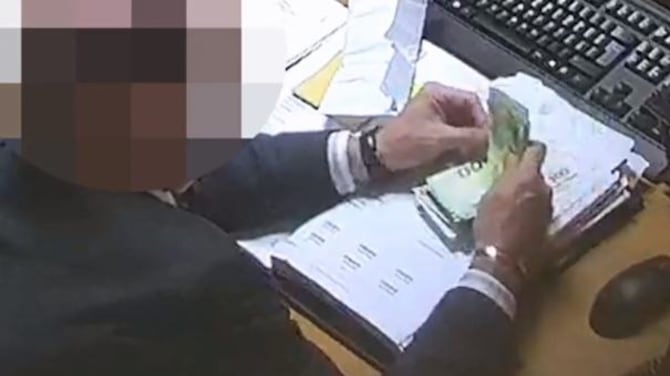 Sesso, cibo e mazzette per pilotare le sentenze Giudice in manette