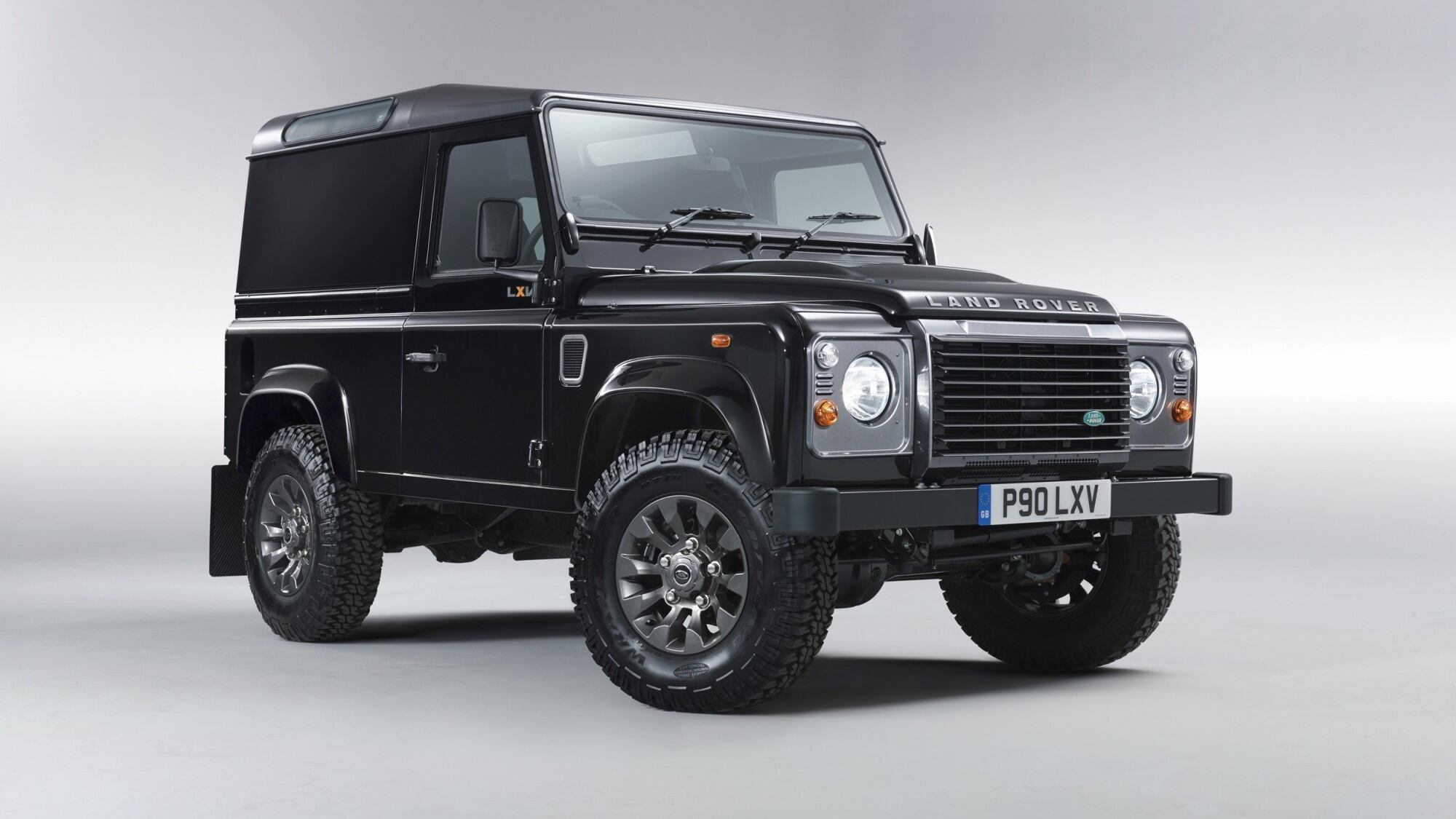 Land Rover Defender LXV 65 anni e non sentirli