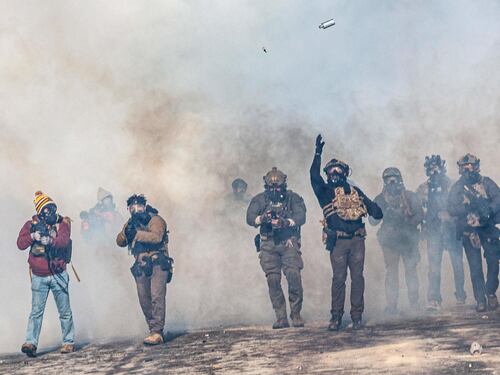 "Occupazione dell'Ice", "Fomentano l'insurrezione": Minneapolis accende lo scontro tra Trump e i dem