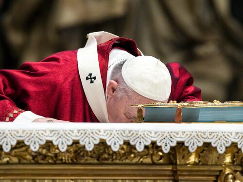 Il Papa adesso è in "trappola": ecco cosa ha fermato Bergoglio