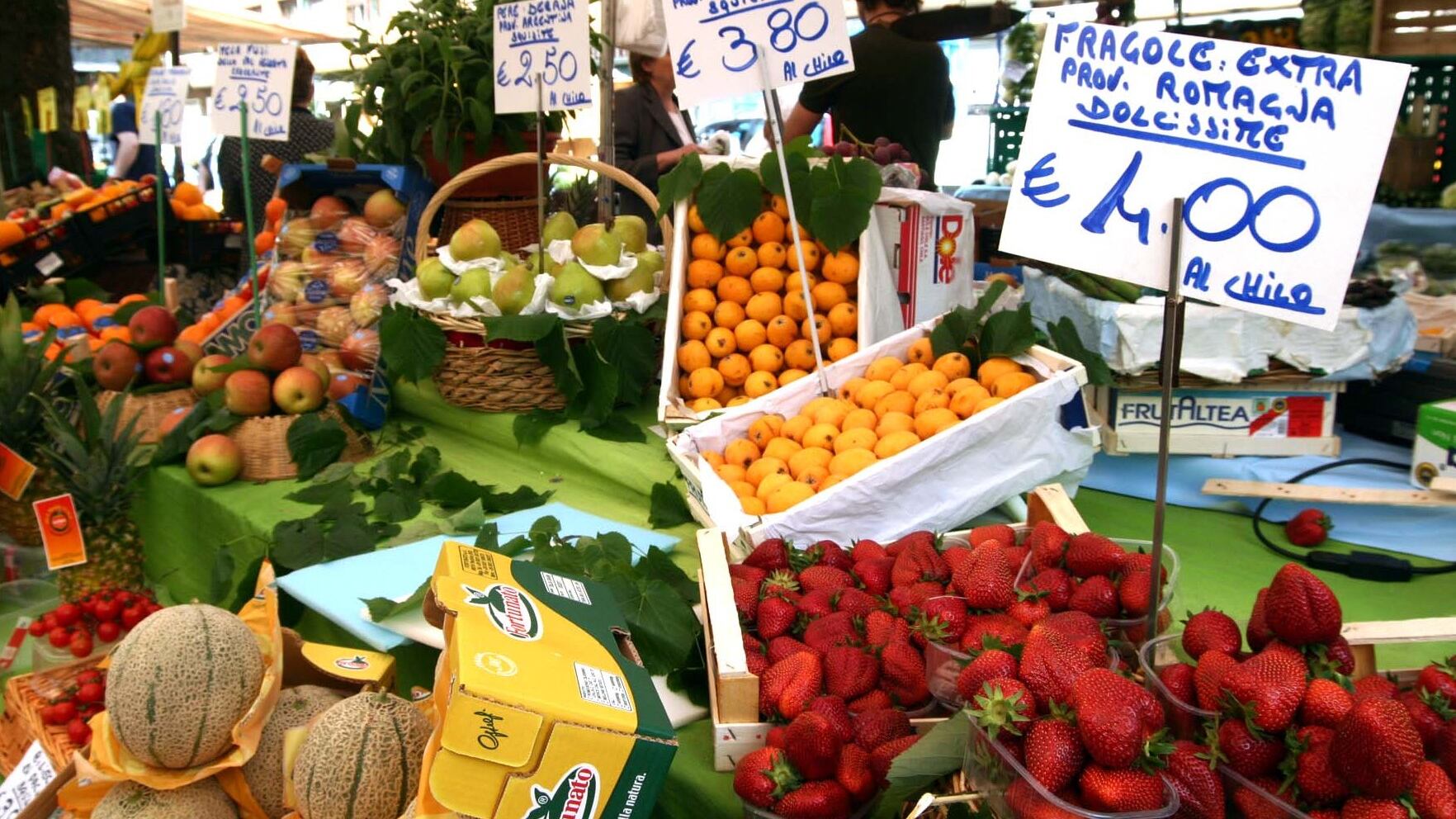 Allarme della Coldiretti: "Frutta tossica spagnola"
