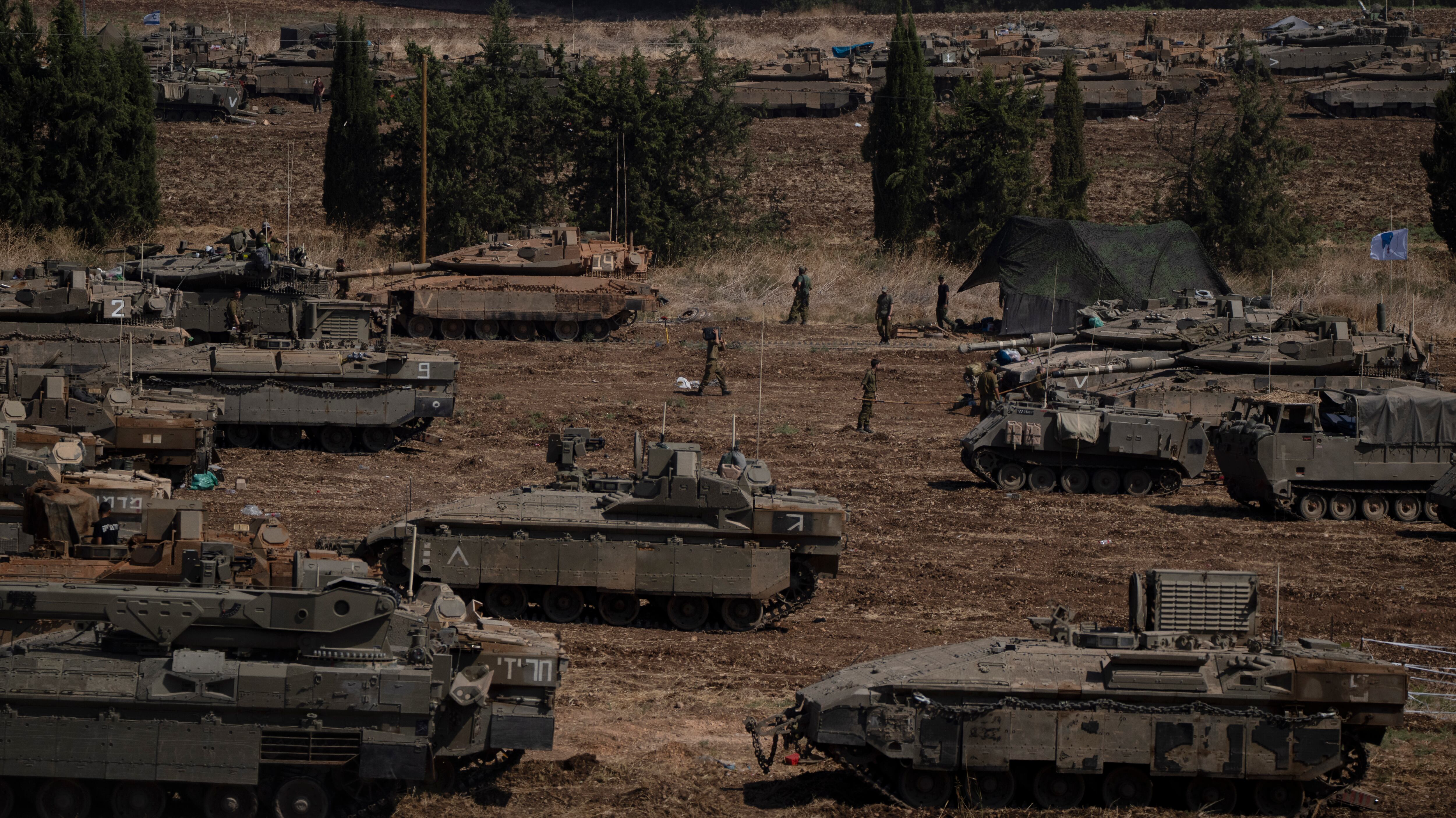 Israele, incursione e colpi di artiglieria al confine col Libano. Gli Usa: "Operazioni mirate”. Nuovi raid a Beirut
