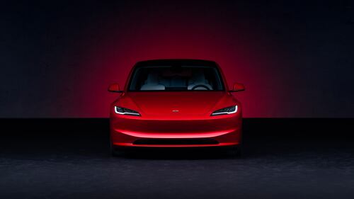 Tesla Model 3 restyling, guarda tutte le foto 6