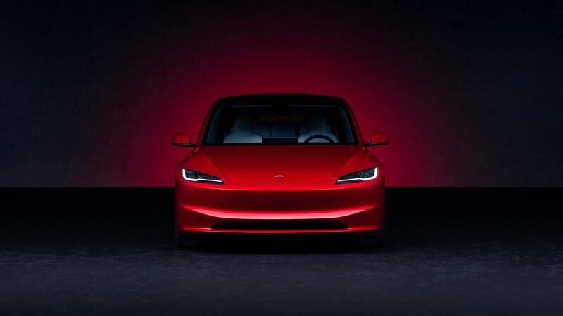 Tesla Model 3 restyling, guarda tutte le foto 6