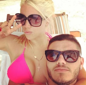 Icardi e Wanda Nara: tra tatuaggi, vacanze e caminetto, quando l'amore è twittato 3