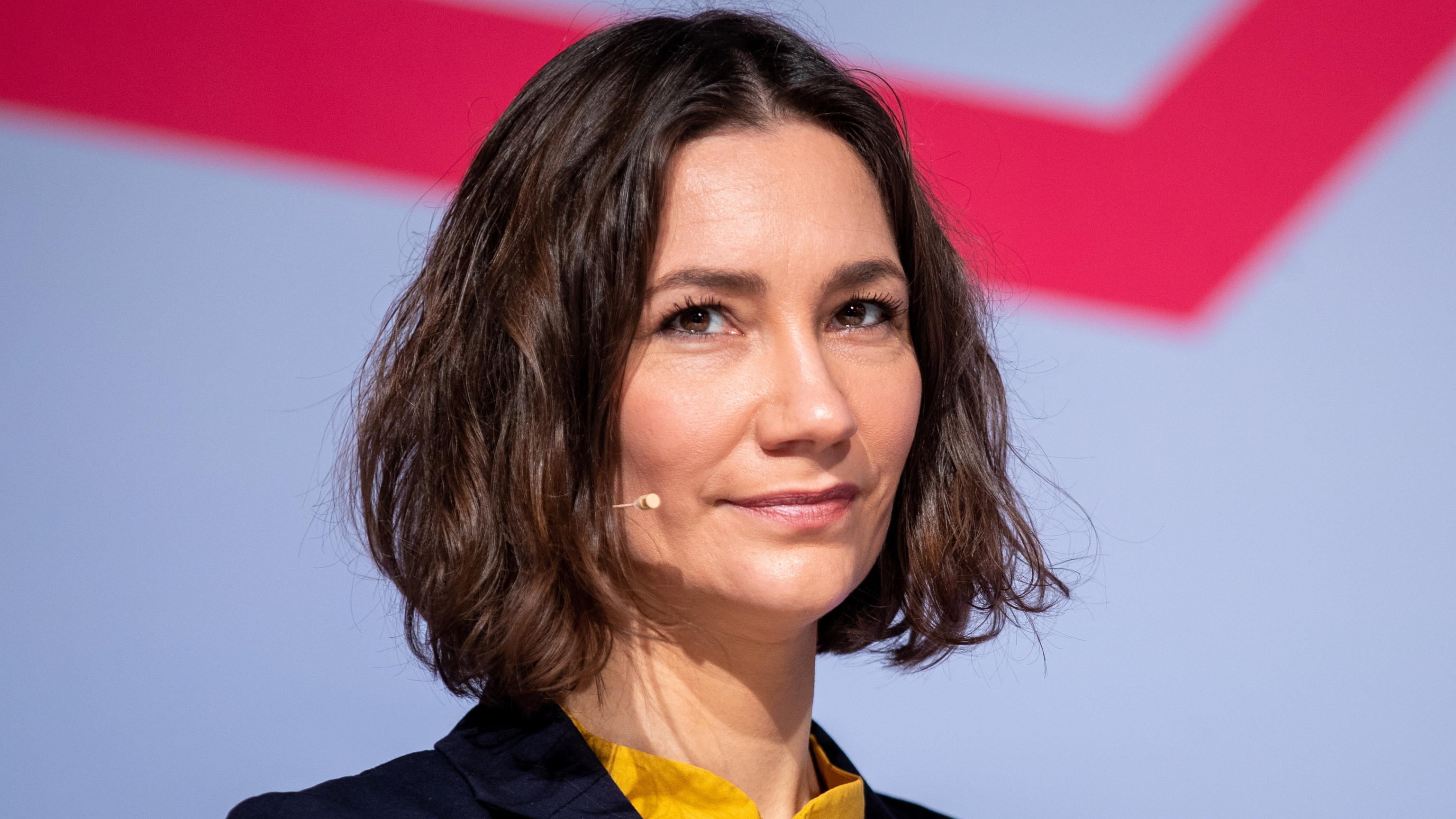 Lascia la ministra in ferie con l'alluvione