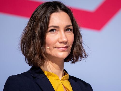 Lascia la ministra in ferie con l'alluvione