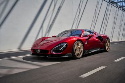 Alfa Romeo 33 Stradale, guarda le immagini 21