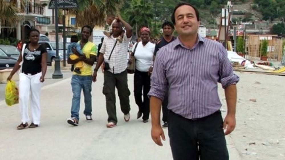 Il sindaco di Riace intercettato: "Non guardo se le carte sono a posto"