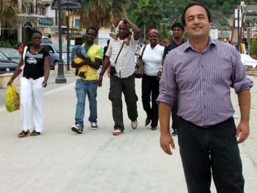 Il sindaco eroe dei migranti finisce indagato per truffa