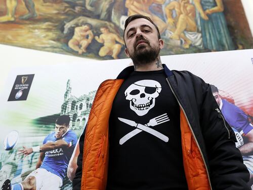 Denunciato Chef Rubio per gli insulti alla Segre