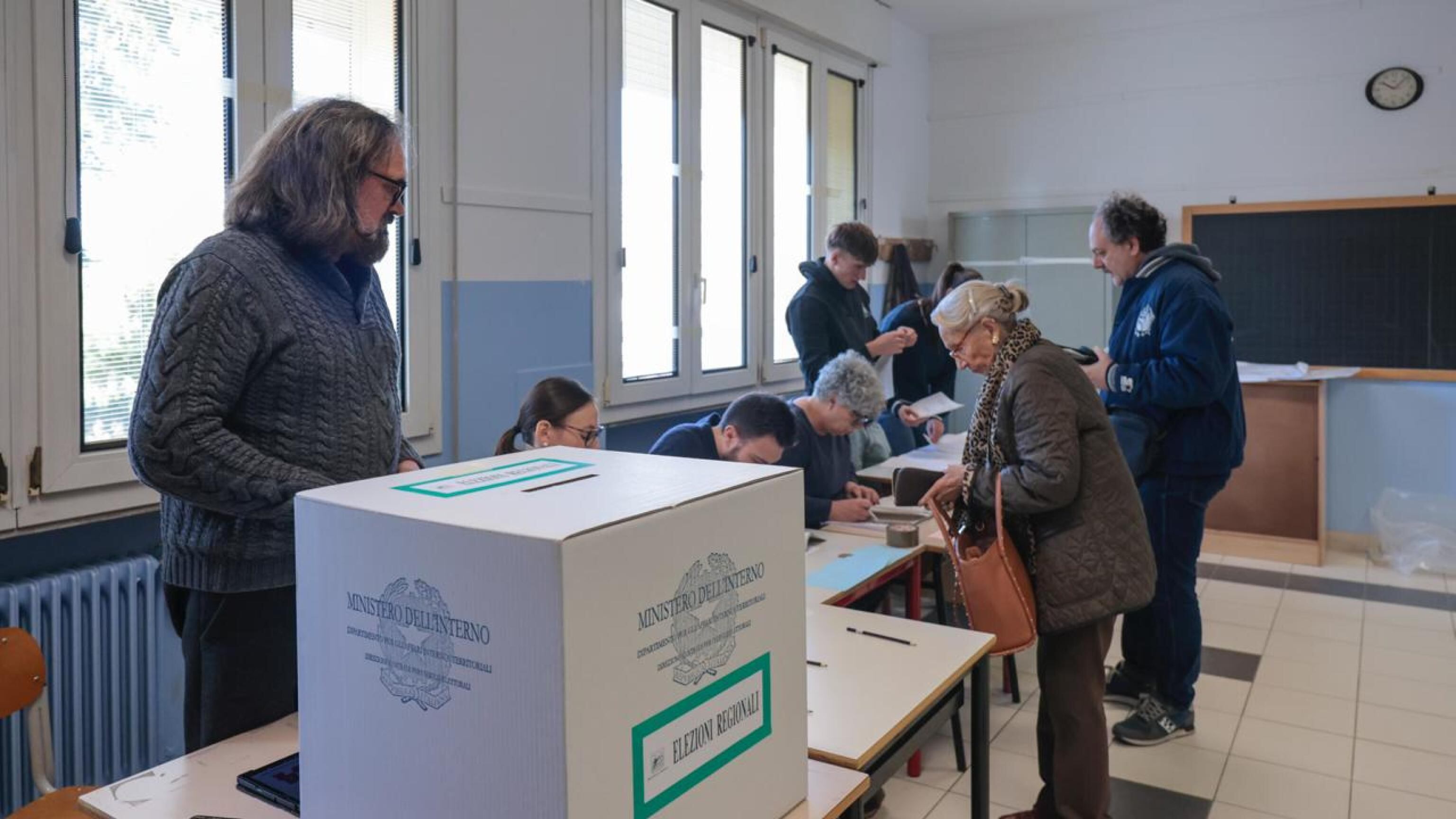 Regionali, nessuno scossone al quadro politico. Ma si apre il rebus legge elettorale