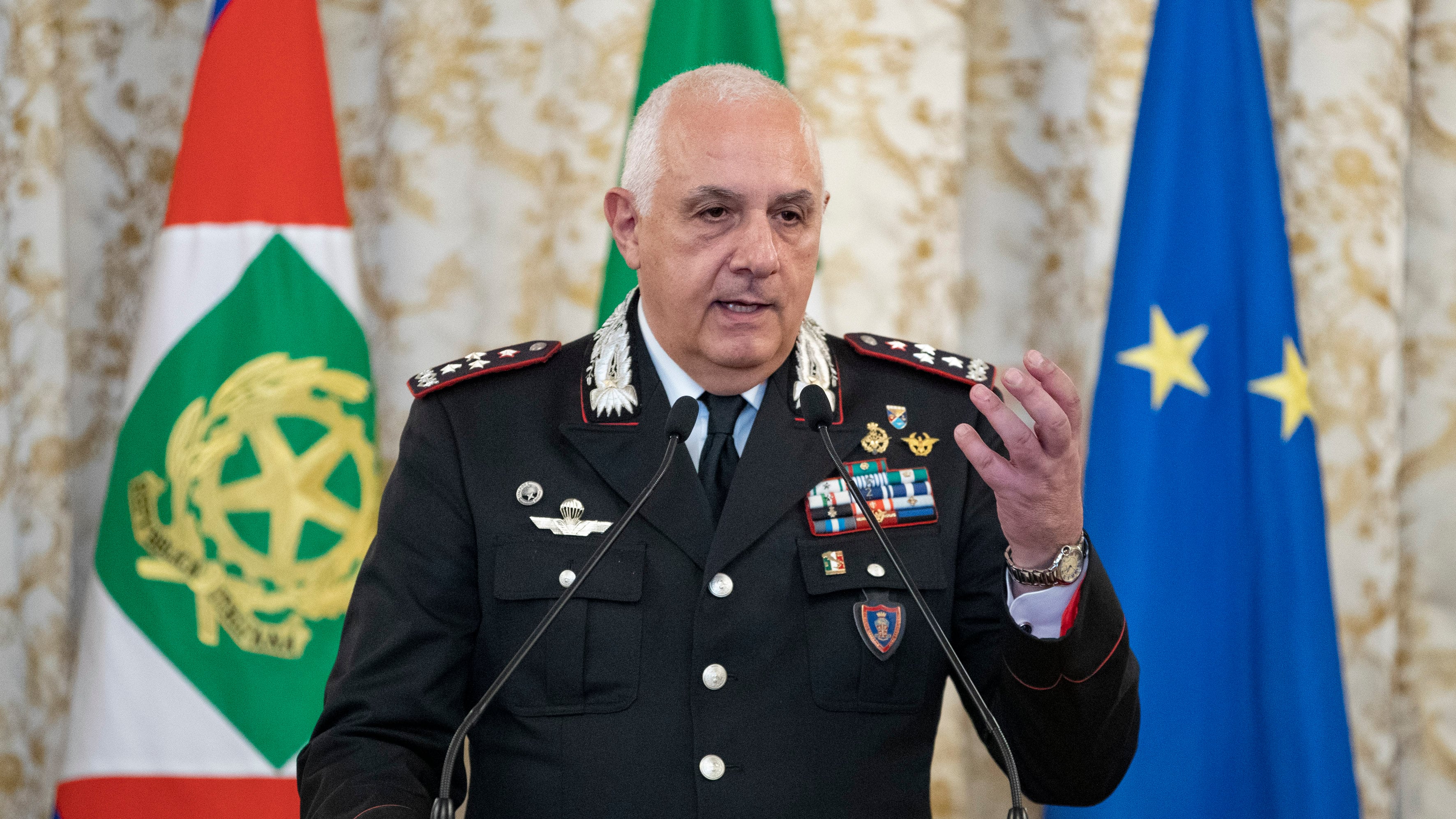 Capo dei Carabinieri, in corsa due generali. Oggi il Cdm decide