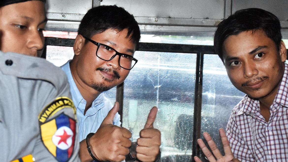 Liberi i due giornalisti della Reuters in carcere in Myanmar da 500 giorni