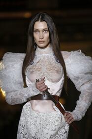 Bella Hadid, foto hot 11