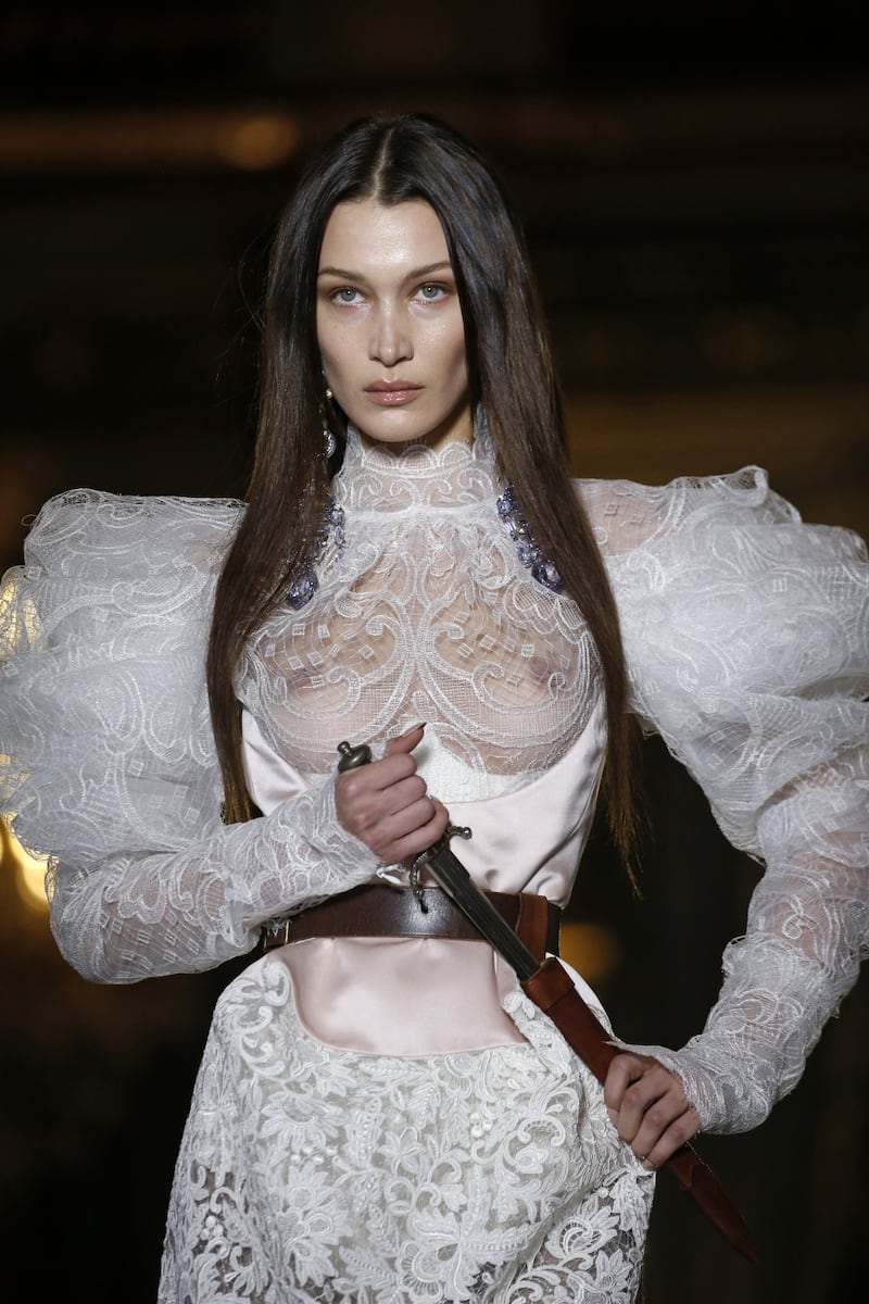 Bella Hadid, foto hot 11