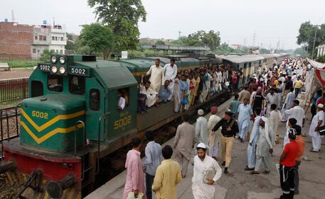 Pakistan, preparativi per l'Eid al-Fitr a Lahore 2