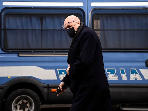 Lo strano messaggino di Crosetto: "Non è detto debbano durare fino alla fine..."
