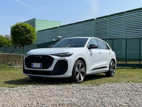 Audi Q5 e-Hybrid: il SUV premium che fa tutto bene, ma non regala nulla