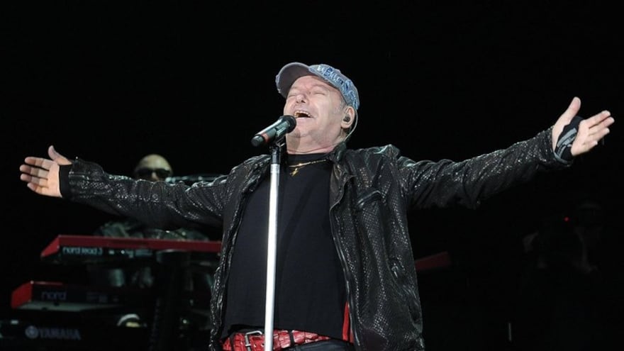Vasco Rossi compie 64 anni e ringrazia i suoi fan su Fb
