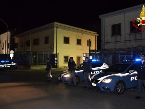 L'omaggio dei Vigili del fuoco di Palermo per gli agenti uccisi a Trieste è commovente