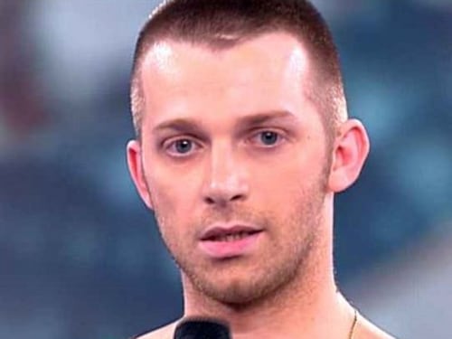 L'ex ballerino di Amici chiede scusa: "Maria, prendimi come docente"
