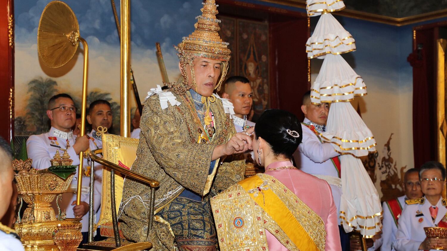 Baviera, la "quarantena dorata" di re Rama di Thailandia