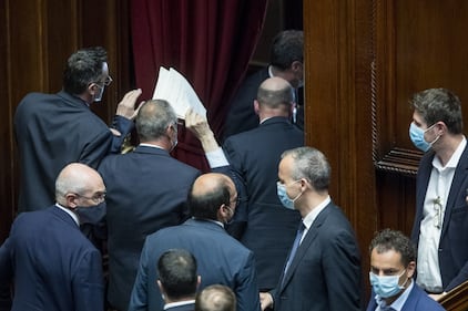Sgarbi cacciato dalla Camera 5