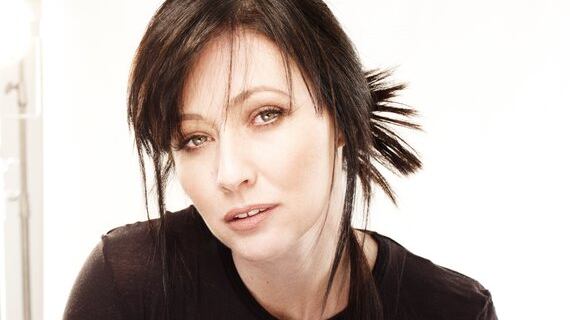 Shannen Doherty torna sul set e ricorda Luke Perry