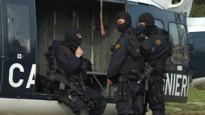 "Voleva tagliare la testa agli italiani". Espulso marocchino di 32 anni