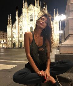 Cristina Buccino seducente a letto 9